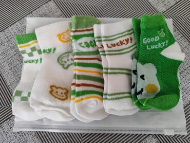 Другие детские вещи: Продаю новые детские носочки в упаковке 5 пар