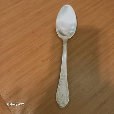 çaydan qiymətləri: Gümüş Qaşıqlar qədimi. 12 ədəd xörək qaşığı, 6+6 çay qaşığı. Xörək — 5