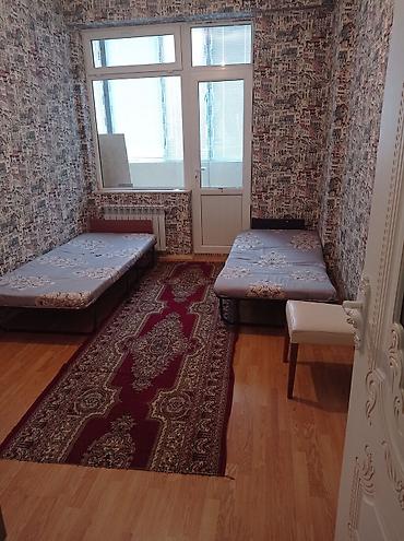 Mənzillər: Kirayə 3 otaqlı mənzil, giriş kalidor 6kv, holl 8kv studiya zal — 3