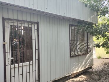 склад помещения: Продается контейнер 8 × 2,5 м (20 м²) Металлический, с
