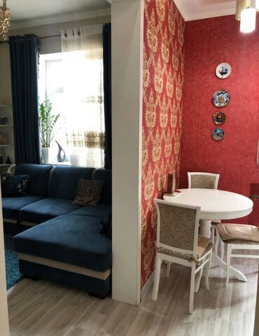 продам 3 х ком кв в мкр: 3 бөлмө, 44 кв. м, Сталинка, 2 кабат, Евроремонт