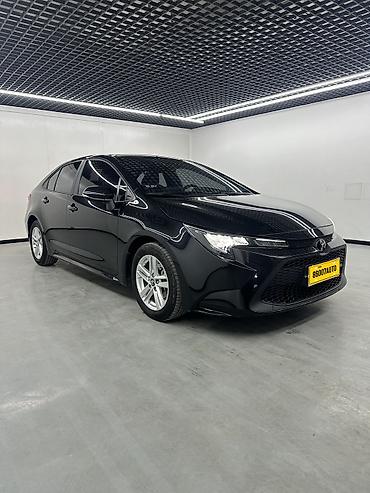 Toyota Corolla: 2021 г., 1.8 л, Автомат, Бензин, Седан
