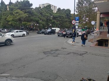 Meyvə və giləmeyvə: Təzə meyvə-tərəvəz çeşidi - Nar: iri, sululuq və canlı qırmızı rəng - — 4