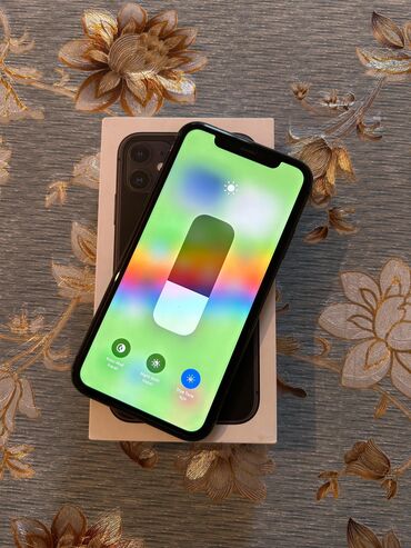 i̇phone 11 ağ: IPhone 11, 64 GB, Qara, Face ID