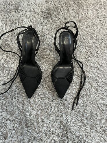 ženske sandale na štiklu: Sandals, Zara, 38
