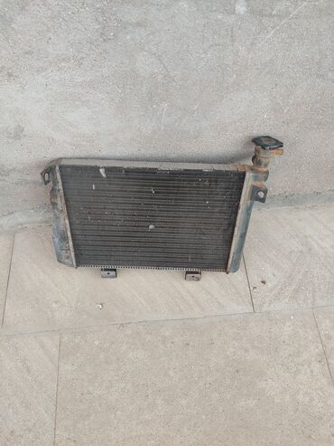radiator barmaqlığı vaz: VAZ 2107 radiator satılır qiymət 40 manat əla vəziyyətdədir