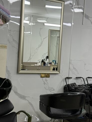 готовый бизнес аксессуары: Требуется мастер универсал и мастер наращивание ресницы Салон 1 линия