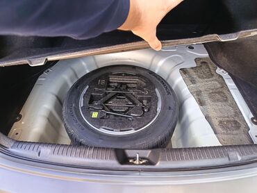 Hyundai: Hyundai Elantra: 1.8 l | 2011 il Sedan — 13