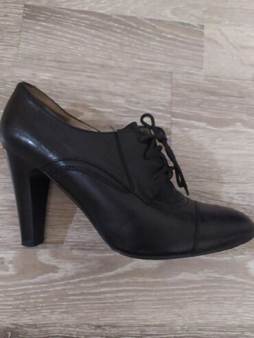 кожаные ботинки женские: Ботинки и ботильоны 35, цвет - Черный