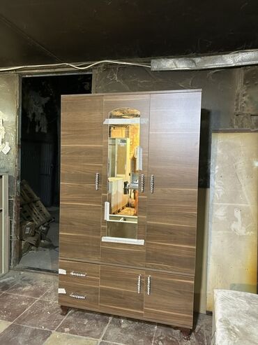 Dolablar: Açılan, 3 qapılı Düz dolab, Qarderob, paltar dolabı — 2