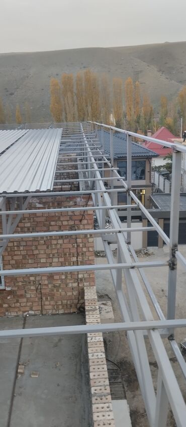 Кровля крыши: Навестин бардык түрлөрүн жасайбыз Хай-тэк, арка, полуарка сиздер — 7