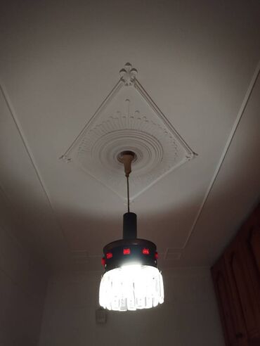 Köhnə tikili: Bakı, 8-ci kilometr, 3 otaqlı, Köhnə tikili, m. Xalqlar Dostluğu, 70 kv. m — 5