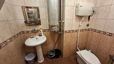sekis sati: Gəncə, 3 otaqlı, Köhnə tikili, 1 kv. m — 4