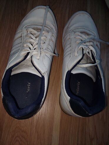 Krasofkalar və idman ayaqqabıları: Polaris krassovkası. 42 razmerdir. 2 manat — 2
