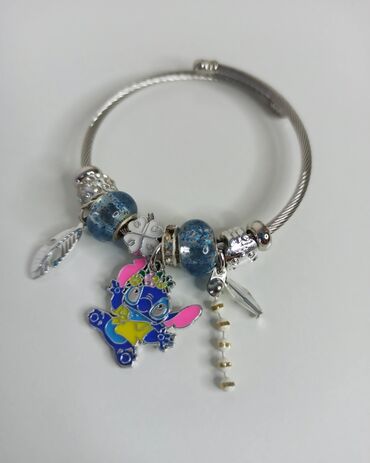 sat narukvica zenski: Charm bracelet