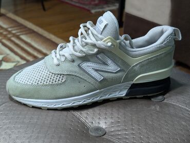 обувь женская большие размеры: Мужские кроссовки, 42, New Balance, Б/у, цвет - Бежевый, Самовывоз