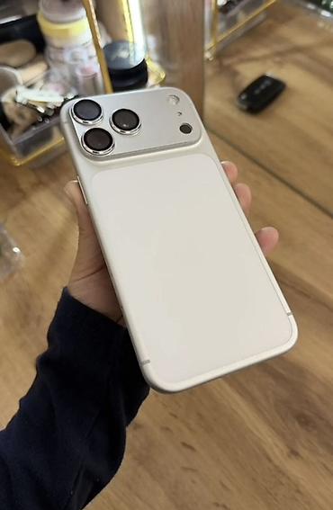 IPhone 17 Pro Max, Б/у, 256 ГБ, White Titanium, Чехол