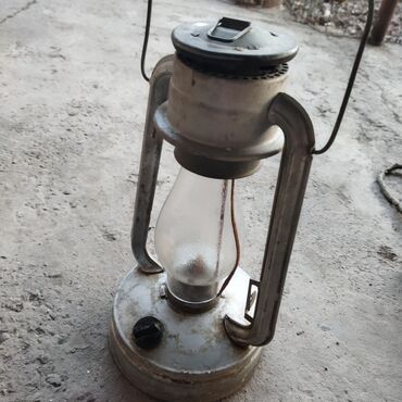 Другие предметы коллекционирования: 1. керосиновая лампа 500 сом 3. электрический 1954 года рабочий. 500