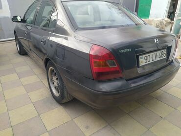 Hyundai: Hyundai Elantra GLS sedan - Kuzov: 4 qapılı sedan, qrafit/qaranlıq — 4