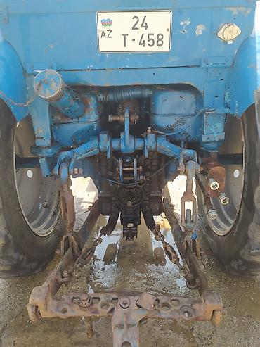 traktor mtz 80: Mavi traktor + pres yığan qoşqu - Güclü təkərli traktor, kabinli, ön — 9