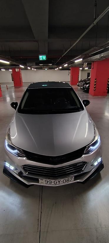 cruz dice: Chevrolet Cruze RS – sport paketli sedan Xüsusiyyətlər: - Korpus — 2