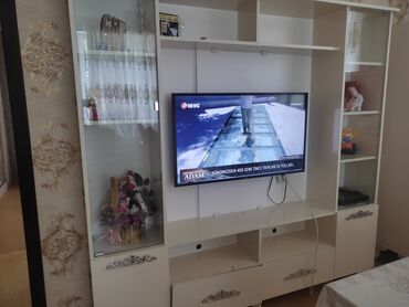 ucuz listurlar: Düz TV altlığı, Polkalı, Laminat