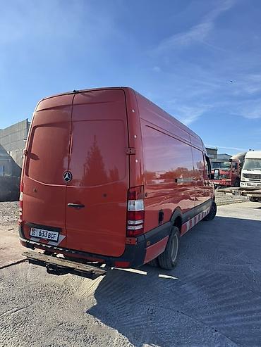 sprinter 4 4: Mercedes-Benz Sprinter (длинная база, высокий кузов), красный фургон — 4
