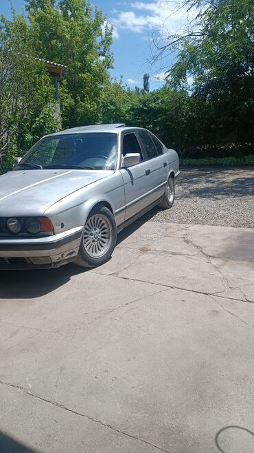 шпатлёвка авто: BMW 5 series: 1991 г., 2 л, Механика, Бензин, Седан