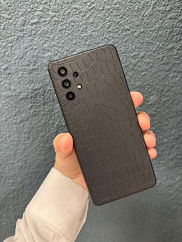 samsun a33: Samsung Galaxy A33, 128 GB, rəng - Qara, Qırıq — 4