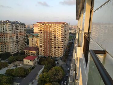 Uzunmüddətli kirayə mənzillər: Binəqədi rayonu Azadlıq prospektində Koroğlu Rezedencedə 17 mərtəbəli — 13