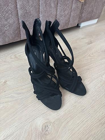Basanoşka və səndəllər: Zara, Ölçü: 39, rəng - Qara, İşlənmiş — 1