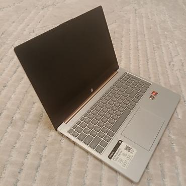 Ноутбук HP Laptop в тонком корпусе светло-золотистого/серебристого