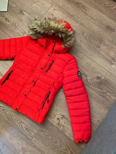 zenska moncler jakna: S (EU 36)