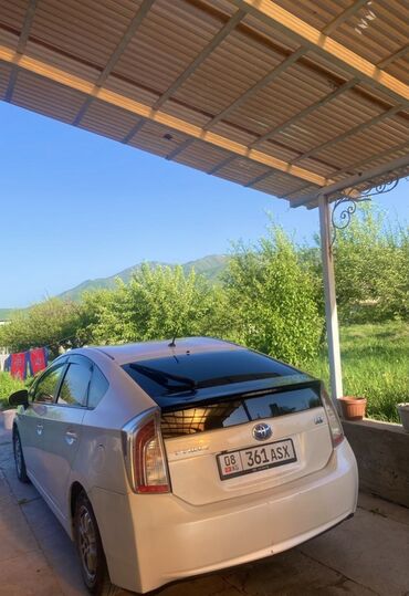 кузов с документами: Toyota Prius: 2013 г., 1.8 л, Гибрид