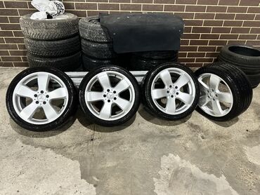 100 инсан: Дөңгөлөктөр монтажда 245 / 40 / R 18, Жай, Колдонулган, Комплект, Жеңил унаалар, Куйма, тешиктери - 5