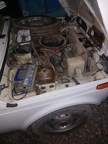VAZ (LADA): Model: Lada Niva (VAZ 2121) Kuzov: 3 qapılı, ağ rəng Ötürücü: Tam — 6