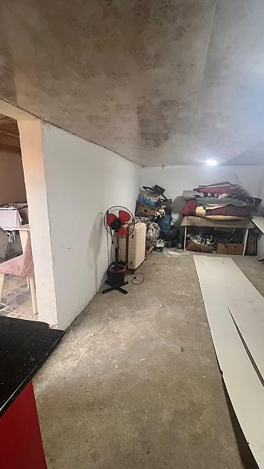 kohne guneslide evler: Xirdalanda 5 nom mektebin yaxinliginda kursulu altı qaracli 4 otagli — 2