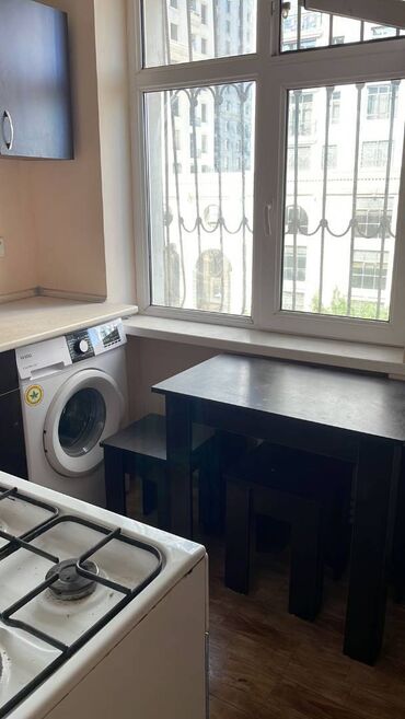 Uzunmüddətli kirayə mənzillər: Yasamal rayonu, Elmlər Akademiyası m/s yanında Hüseyn Cavid prospekti — 5