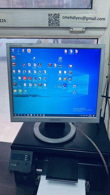 oyun monitor: 17 Ekran monitorlar satilir.Hec bir problemleri yoxdu