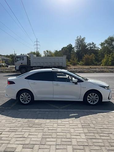 corolla 2018: Toyota Corolla: 2021 г., 1.8 л, Автомат, Гибрид, Седан — 3