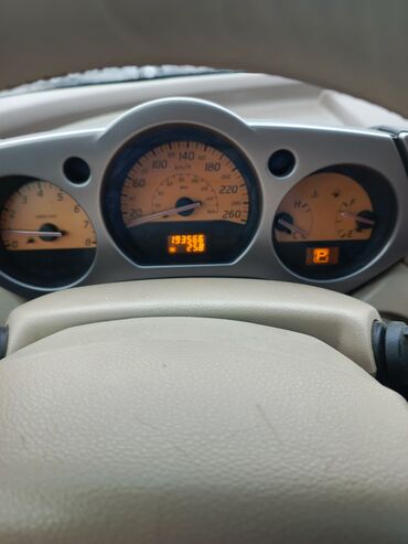 Nissan: Matoru vurub yigdirmaq lazim di Xüsusiyyətlər: - Kuzov: qara rəngli — 13