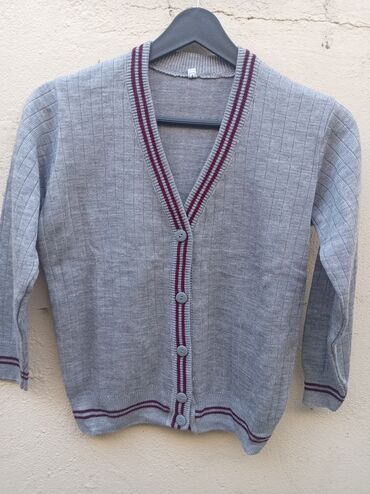 Cinslər və şalvarlar: Boz rəngli uşaq kardiqanı-jaket. 2 ədəd biri 8-9-10 digəri 9-10-11