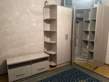двухъярусная кровать со столом и шкафом внизу: Уктоочу бөлмө гарнитуру, Колдонулган, Шкаф, Тумба, Кыргызстан, ДСП, Өзү алып кетүү, түсү - Ак