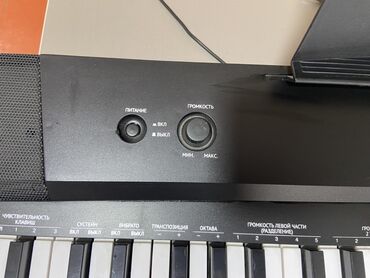 ионика пианино: Цифровое пианино TESLER KB-8850 в черном цвете. Оснащено 88 клавишами