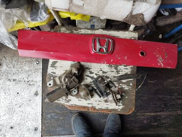 honda fit ария: Крышка багажника Honda Б/у, цвет - Красный,Оригинал