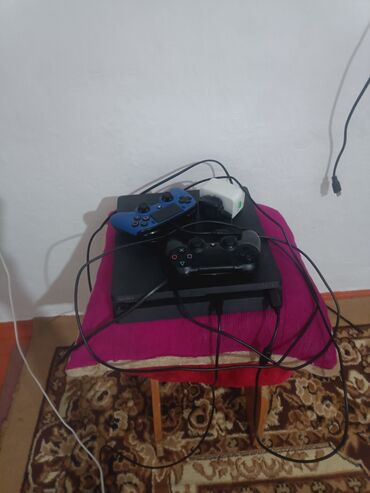 кабель для зарядки джойстика ps3: PS. Sony 4 -slim 500 mb память 
оригинал джойстик,фифа 2020 игра есть