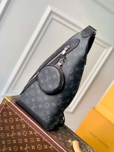 сколько стоит сумка луи витон: Классикалык сумка, Louis Vuitton, Материалы: Нукура булгаары, Унисекс