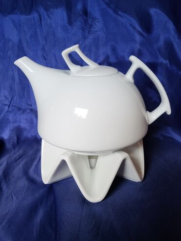 Čajnici: Cajnik nov sa stalkom,grejac,pun poreclan Nemacka. Cajnik pun — 4