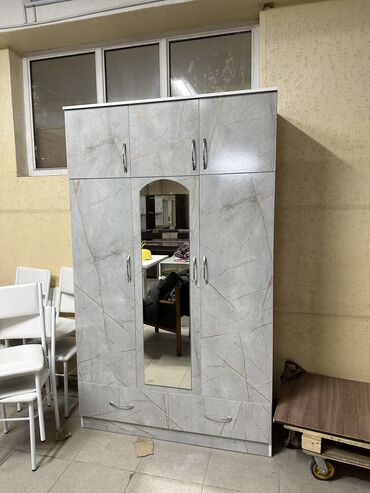 шкаф 3 дверный с зеркалом: Гардероб Шкаф, Кийимдер үчүн, Бөлүп төлөө менен, Жаңы