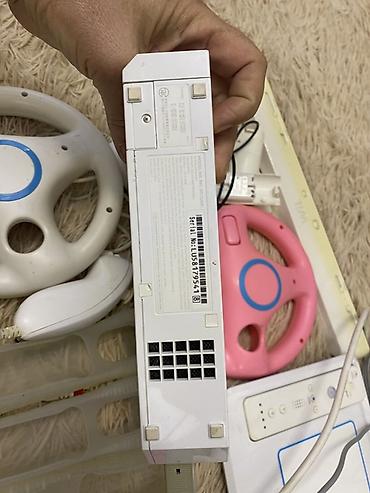 wii u: Nintendo Wii oyun konsolu dəsti Komplekt: - Ağ Nintendo Wii konsolu — 4